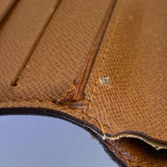 SOLD Vintage Louis Vuitton Monogram Bifold Zippy Wallet - Picture 9 of 16